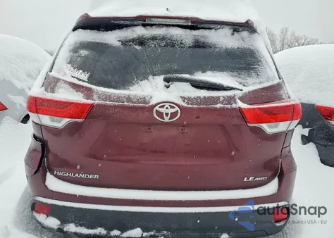 2018 Toyota Highlander Le z USA, uszkodzony, nr VIN 5TDBZRFH9JS888052